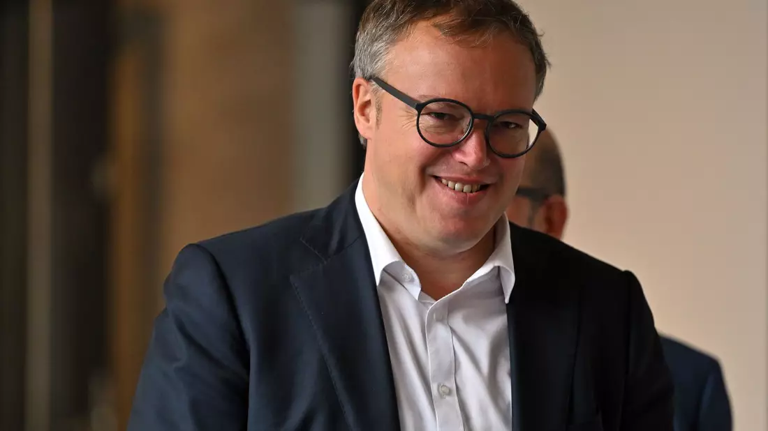 Der Thüringer CDU-Chef Mario Voigt will Ministerpräsident werden. Nun hat der CDU-Landesvorstand den Weg für Sondierungsgespräche freigemacht. - Bild: Martin Schutt/dpa
