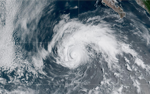 «John» ist nach «Carlotta» (im Bild) und «Gilma» der dritte Hurrikan der diesjährigen Saison im Pazifik. (Symbolbild) - Foto: Noaa/ZUMA Press Wire/dpa