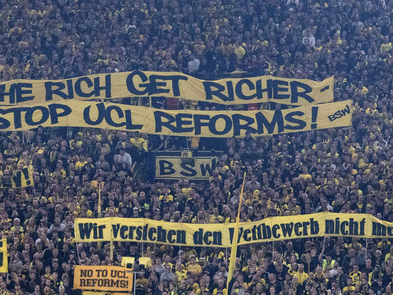 Die deutliche Kritik der Fans war zuletzt in den Stadien zu sehen. - Foto: Bernd Thissen/dpa
