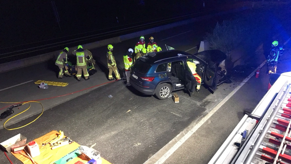 FW-BOT: Verkehrsunfall auf der A2 - eine Person im Fahrzeug eingeklemmt - Foto: presseportal.de
