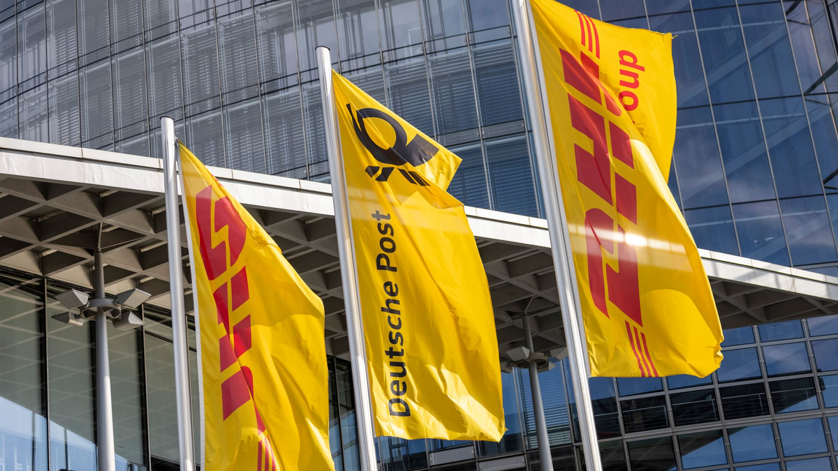 Die DHL Group hat weltweit rund 600.000 Mitarbeiterinnen. - Foto: Thomas Banneyer/dpa