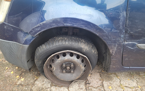 POL-DEL: Landkreis Wesermarsch: Verkehrsunfall auf der B212 in Nordenham +++ Verursacher entfernt sich trotz Defekts an einem Rad - Foto: presseportal.de