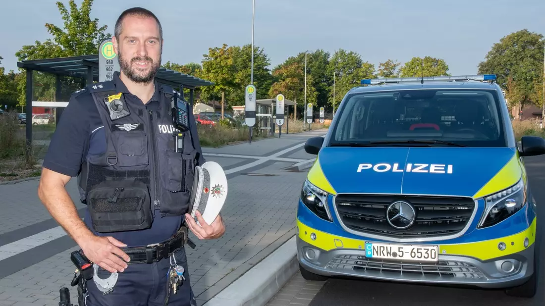 POL-LIP: Bad Salzuflen. Frische Verstärkung: Tom Klitzing ist neu im Salzufler Bezirksdienst. - Bild: presseportal.de