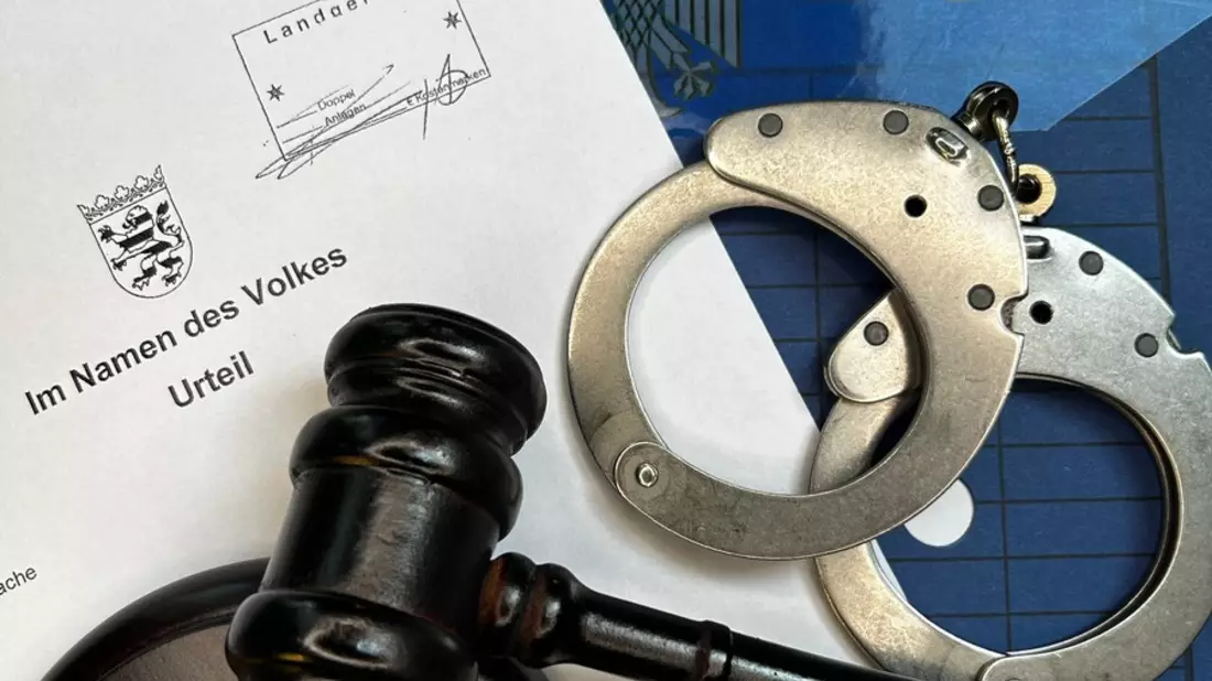 HZA-GI: Geschäftsmodell Schwarzarbeit endet mit hohen Freiheitsstrafen Schwarzarbeiterring prellte Staat um rund 17 Millionen Euro - Bild: presseportal.de
