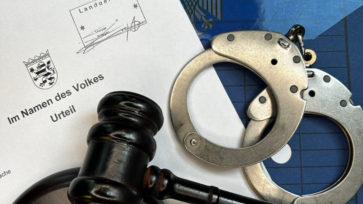 HZA-RO: Starnberger Tiefbauunternehmer wegen Sozialversicherungsbetrug zu zwei Jahren und zehn Monaten Freiheitsstrafe verurteilt / Umfangreiche Ermittlungen des Hauptzollamts Rosenheim - Foto: presseportal.de