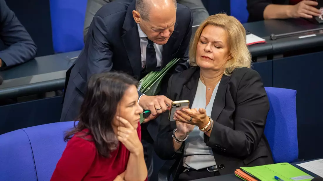 Sachverständige haben einige Änderungen an den Entwürfen für das sogenannte Sicherheitspaket vorgeschlagen. (Archivfoto) - Bild: Michael Kappeler/dpa