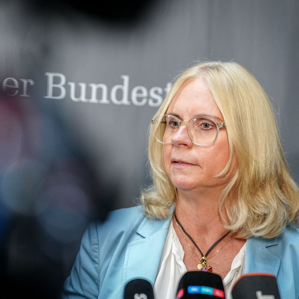 Nach dem Terroranschlag in Solingen war die Erschütterung groß. Auch der Innenausschuss des Bundestages beschäftigte sich mit möglichen Konsequenzen. (Archivfoto) - Foto: Kay Nietfeld/dpa