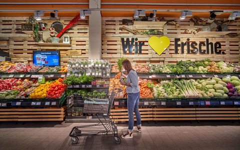 EDEKA gewinnt Retail Award 2024: EDEKA-Märkte haben erneut die besten Obst- und Gemüseabteilungen - Foto: presseportal.de