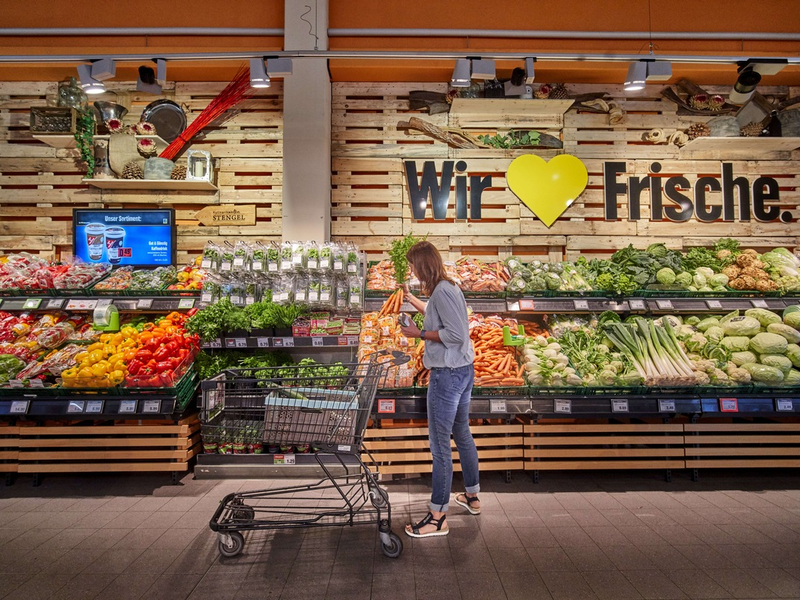 EDEKA gewinnt Retail Award 2024: EDEKA-Märkte haben erneut die besten Obst- und Gemüseabteilungen - Foto: presseportal.de