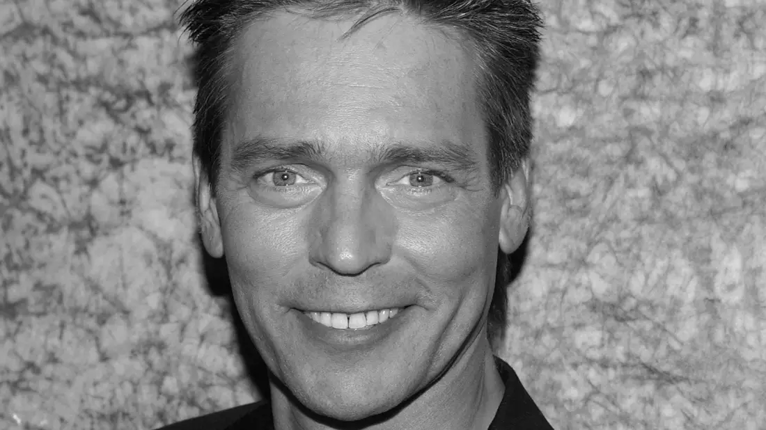 Der Schauspieler Jacques Breuer war Millionen vor allem durch seine Stimme bekannt. (Archivbild von 2005) - Bild: Wolfgang Langenstrassen/dpa