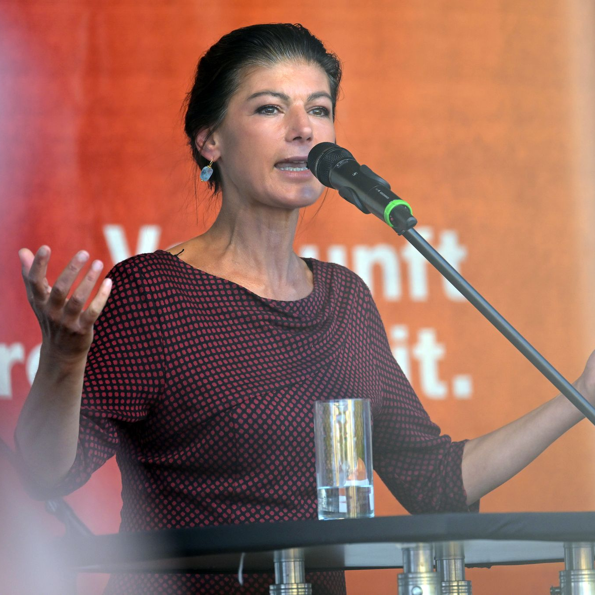 BSW-Chefin Sahra Wagenknecht zeigt sich offen für ein Gespräch mit Brandenburgs Ministerpräsident Dietmar Woidke. (Archivbild) - Foto: Michael Bahlo/dpa
