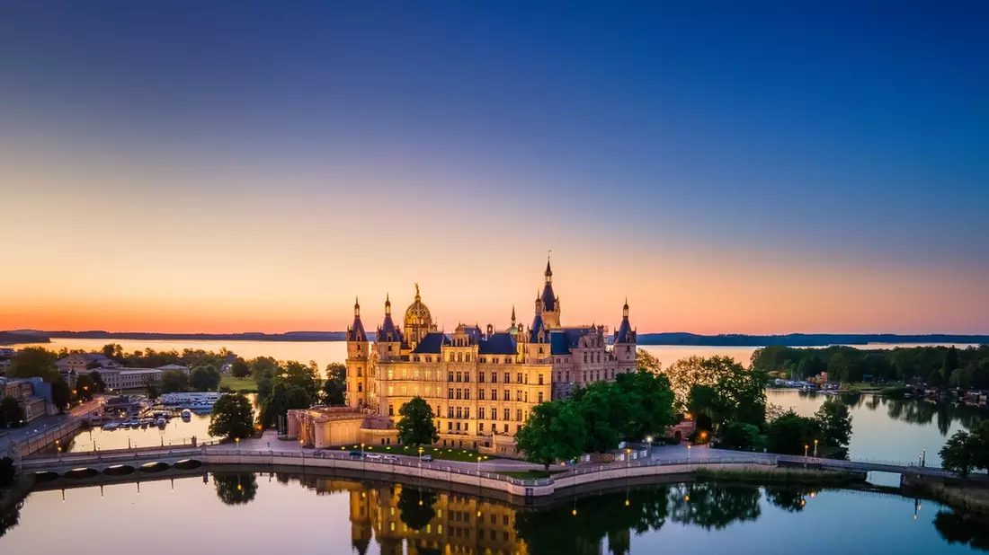 Der Countdown läuft: Mecklenburg-Vorpommern und die Landeshauptstadt Schwerin laden ein zum Bürgerfest zum Tag der Deutschen Einheit 2024 - Bild: presseportal.de