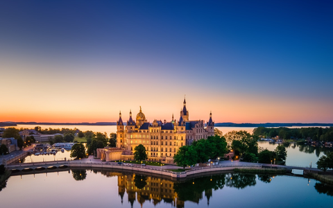 Der Countdown lĂ€uft: Mecklenburg-Vorpommern und die Landeshauptstadt Schwerin laden ein zum BĂŒrgerfest zum Tag der Deutschen Einheit 2024 - Foto: presseportal.de Der Countdown lĂ€uft: Mecklenburg-Vorpommern und die Landeshauptstadt Schwerin laden ein zum BĂŒrgerfest zum Tag der Deutschen Einheit 2024 - Foto: presseportal.de