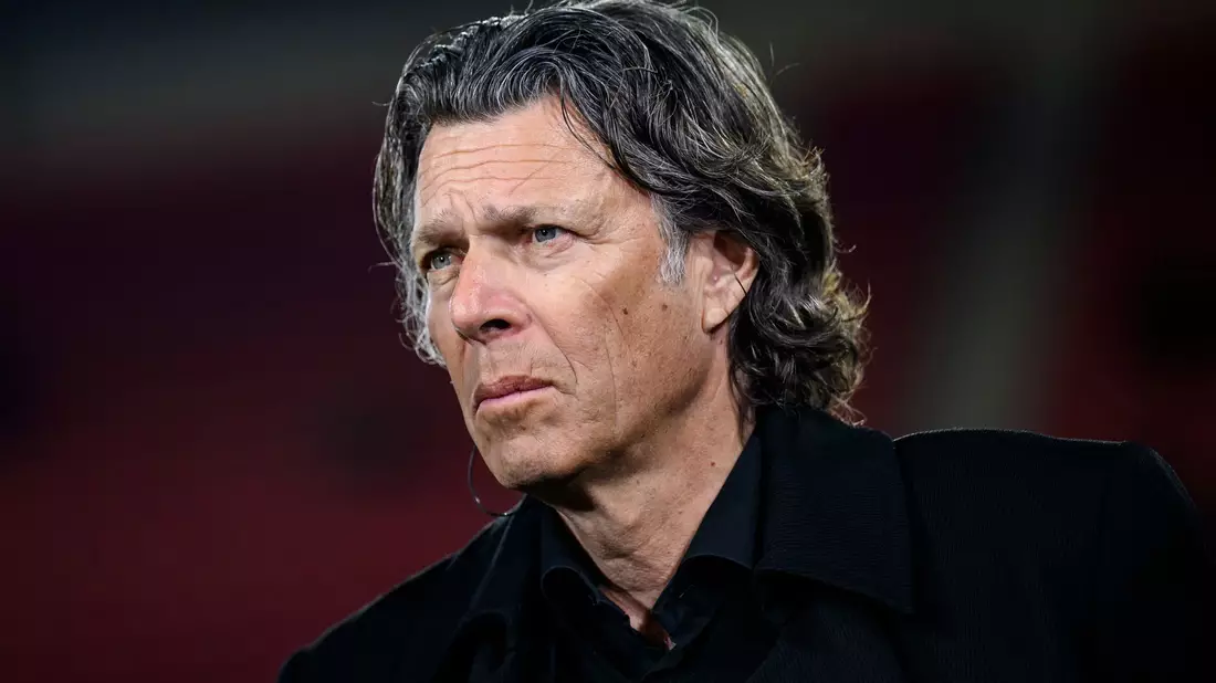 Der frühere Schiedsrichter Urs Meier wirft der UEFA «komische» Kommunikation vor.  - Bild: Tom Weller/dpa