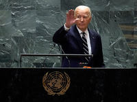 «Es gibt Dinge, die wichtiger sind, als an der Macht zu bleiben», sagt US-Präsident Joe Biden in New York. - Foto: Richard Drew/AP