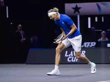Alexander Zverev sagt für das Turnier in Peking ab. - Foto: Christophe Gateau/dpa