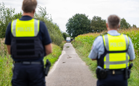 Im Fall der beiden in Gronau gefundenen Leichen hat die Polizei die IdentitÀt eines der beiden Toten klÀren können. - Foto: Guido Kirchner/dpa Im Fall der beiden in Gronau gefundenen Leichen hat die Polizei die IdentitÀt eines der beiden Toten klÀren können. - Foto: Guido Kirchner/dpa