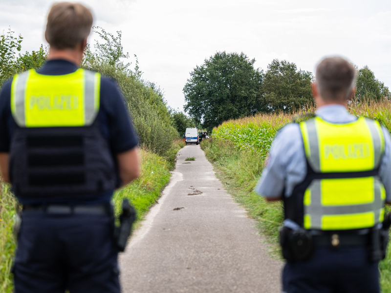 Im Fall der beiden in Gronau gefundenen Leichen hat die Polizei die Identität eines der beiden Toten klären können. - Foto: Guido Kirchner/dpa