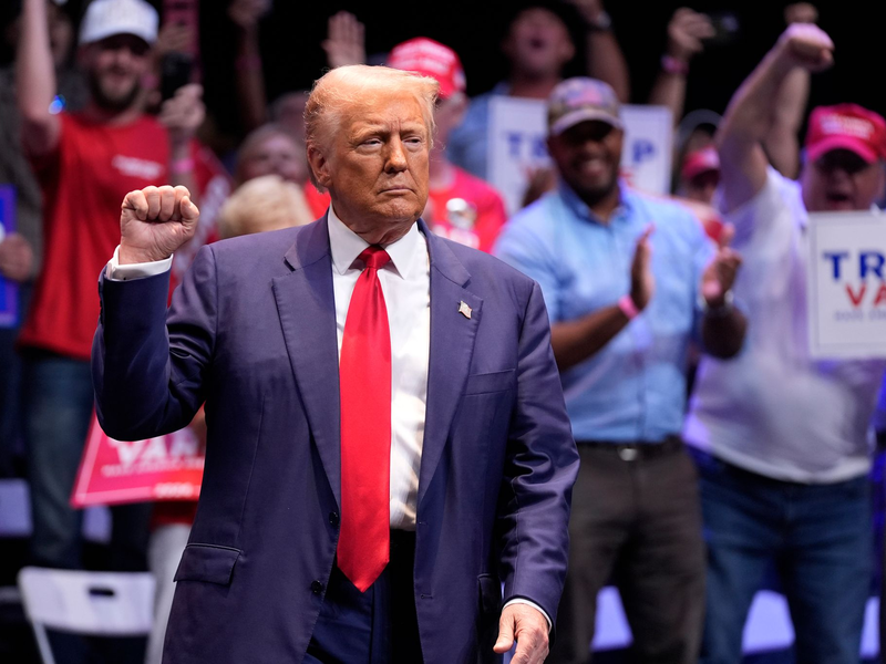 Trump-Sprecher: «Das Terrorregime im Iran liebt die Schwäche von Kamala Harris.» (Archivbild) - Foto: Evan Vucci/AP/dpa