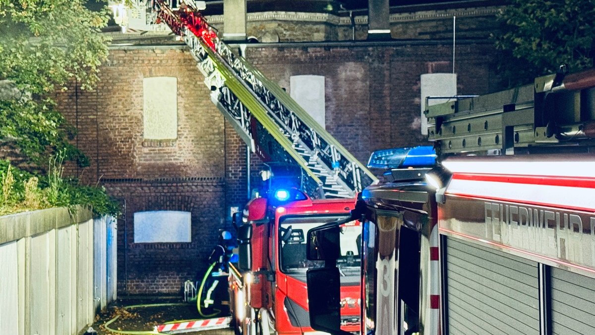FW-BO: Dachstuhlbrand in Bochum Langendreer - Foto: presseportal.de