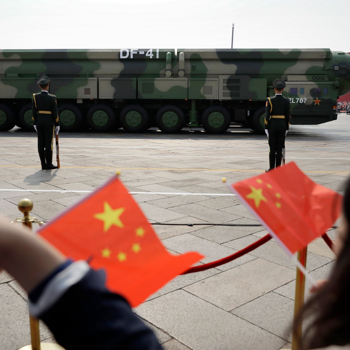Der letzte bekannte Test einer Interkontinental-Rakete unter solchen Bedingungen durch China ist Jahrzehnte her. (Archivbild)  - Foto: Mark Schiefelbein/AP/dpa