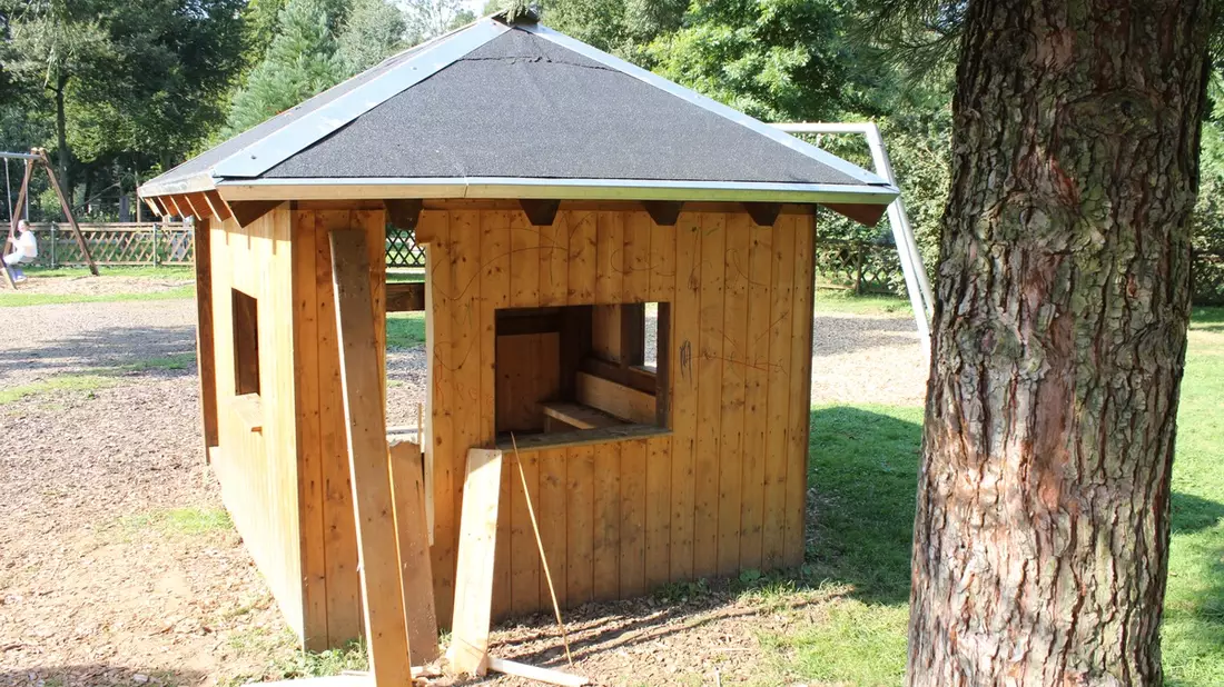 POL-NE: Unbekannte beschädigen Spielplatz am Wildfreigehege - Bild: presseportal.de