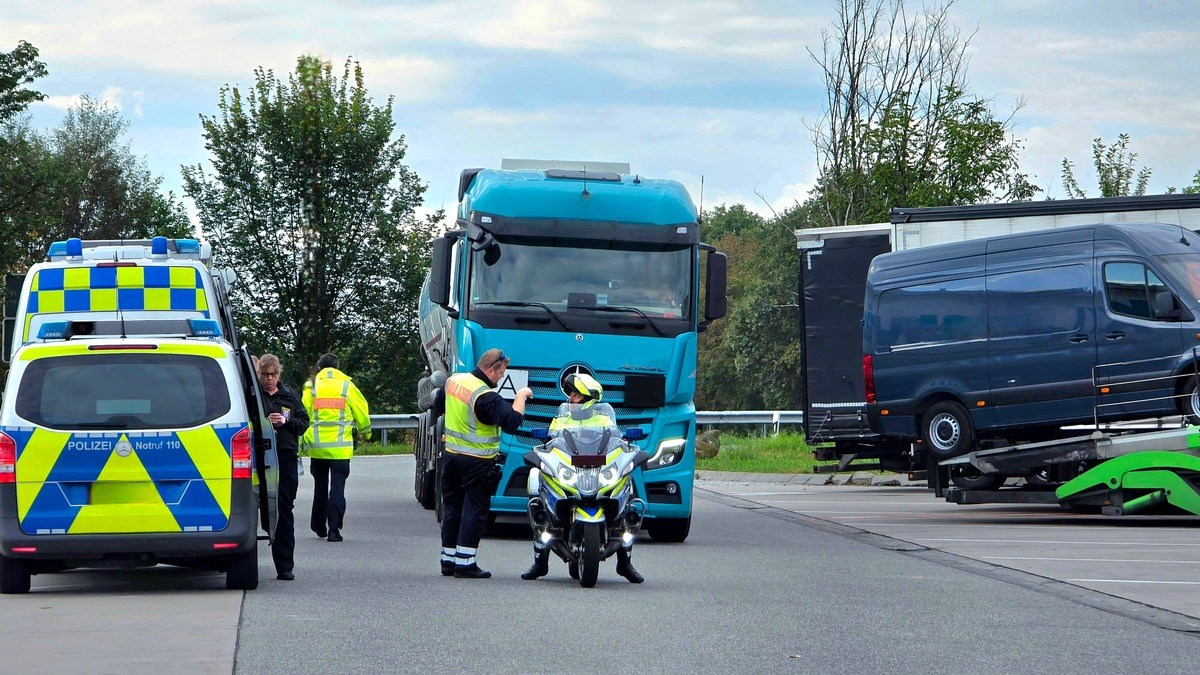 POL-PPRP: Güterverkehrskontrolle der Zentralen Verkehrsdienste Rheinpfalz - Schwertransporte und Betrüger auf der A61 gestoppt - Foto: presseportal.de