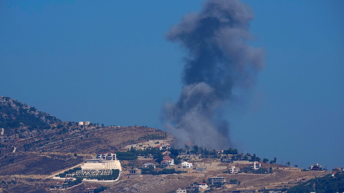 Im Libanon gab es neue Angriffe - und weitere Tote. - Foto: Hussein Malla/AP