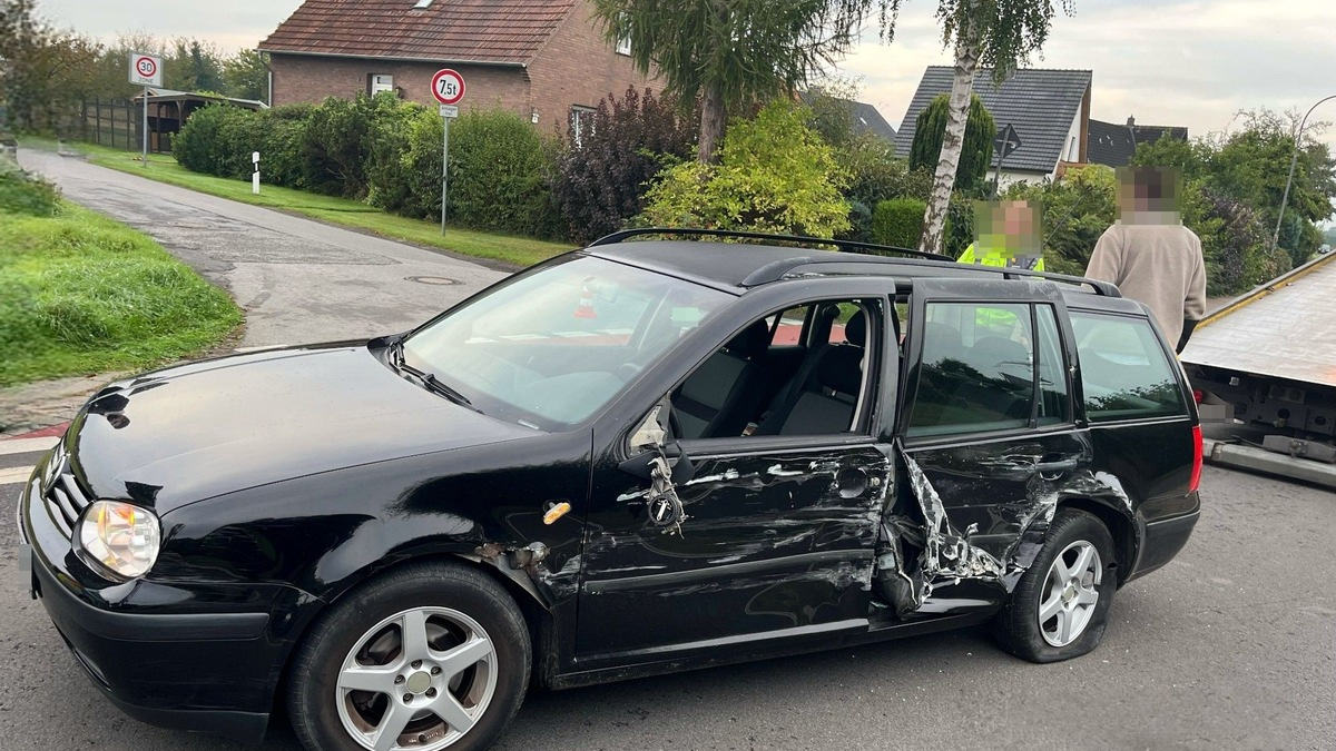 POL-MI: Kollision zwischen Schulbus und Pkw - Foto: presseportal.de