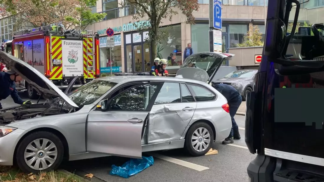 FW-EN: Verkehrsunfall zwischen LKW und PKW - Bild: presseportal.de