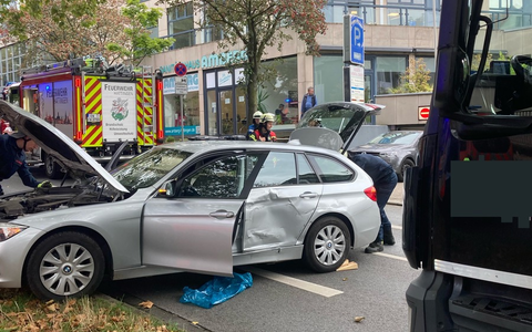 FW-EN: Verkehrsunfall zwischen LKW und PKW - Foto: presseportal.de