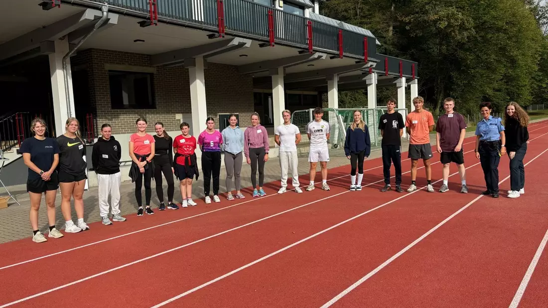 POL-PDMT: Fit like a Cop in den Sportstätten des Gymnasium Marienstatt - Bild: presseportal.de
