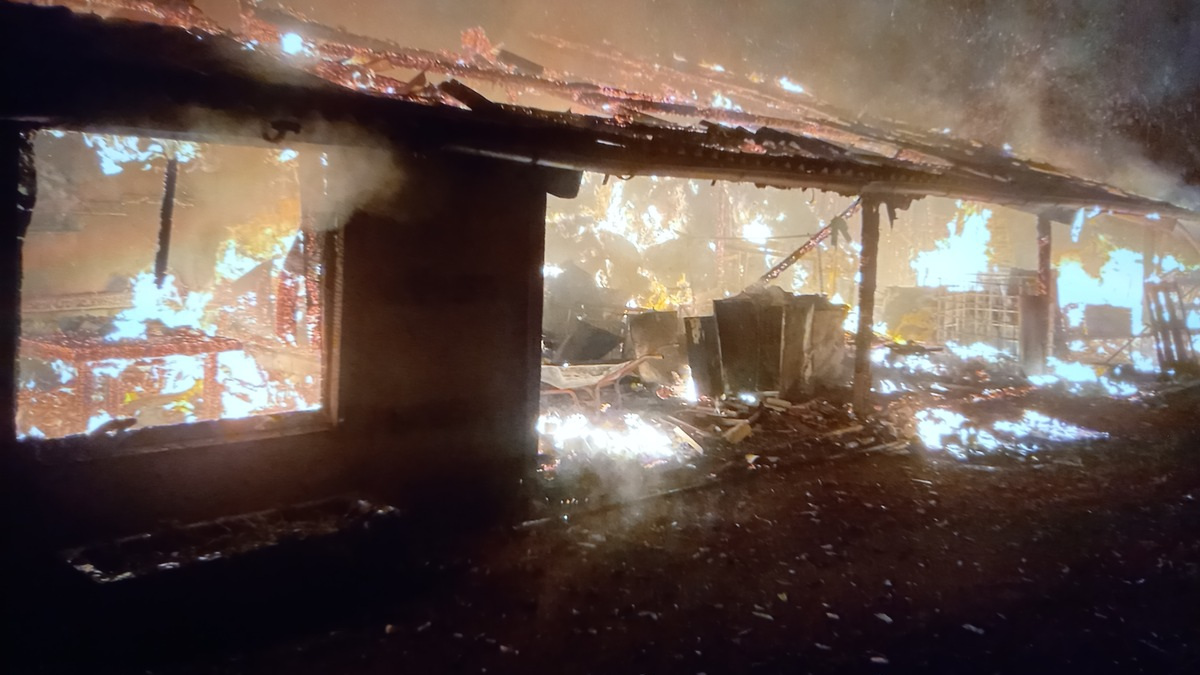 FW-DO: 2024-09-25 Scheune brennt in Dortmund Lanstrop - Foto: presseportal.de