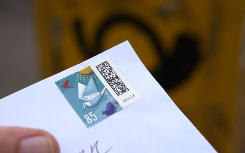 Noch kostet der Inlandsversand eines Standardbriefs in Deutschland 85 Cent. - Foto: Marcus Brandt/dpa