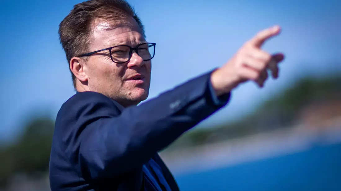 Der Ostbeauftragte Carsten Schneider sieht auch Positives im Ost-West-Verhältnis. (Archivbild) - Bild: Jens Büttner/dpa