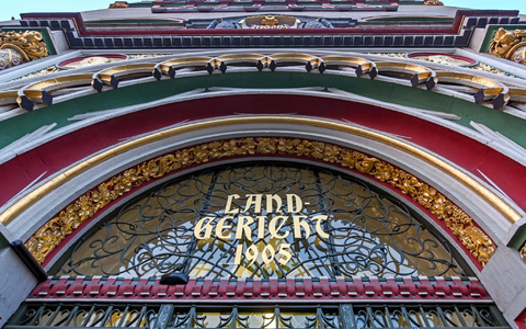 Die Staatsanwaltschaft hat Anklage wegen Mordes erhoben, nachdem ein zwei Jahre altes Kind tot in Halle gefunden wurde. (Archivbild) - Foto: Hendrik Schmidt/dpa-Zentralbild/dpa Die Staatsanwaltschaft hat Anklage wegen Mordes erhoben, nachdem ein zwei Jahre altes Kind tot in Halle gefunden wurde. (Archivbild) - Foto: Hendrik Schmidt/dpa-Zentralbild/dpa
