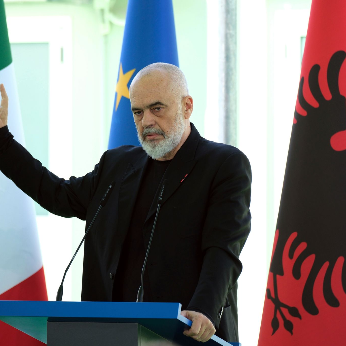 Albaniens Ministerpräsident Edi Rama plant einen Mini-Staat für den muslimischen Bektashi-Orden. (Archivbild) - Foto: Vlasov Sulaj/AP/dpa