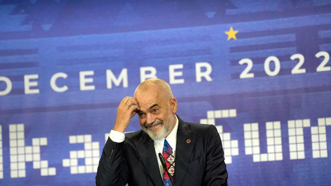 Albaniens Ministerpräsident Edi Rama plant Vatikan für muslimischen Bektashi-Orden - Bild: Andreea Alexandru/AP/dpa