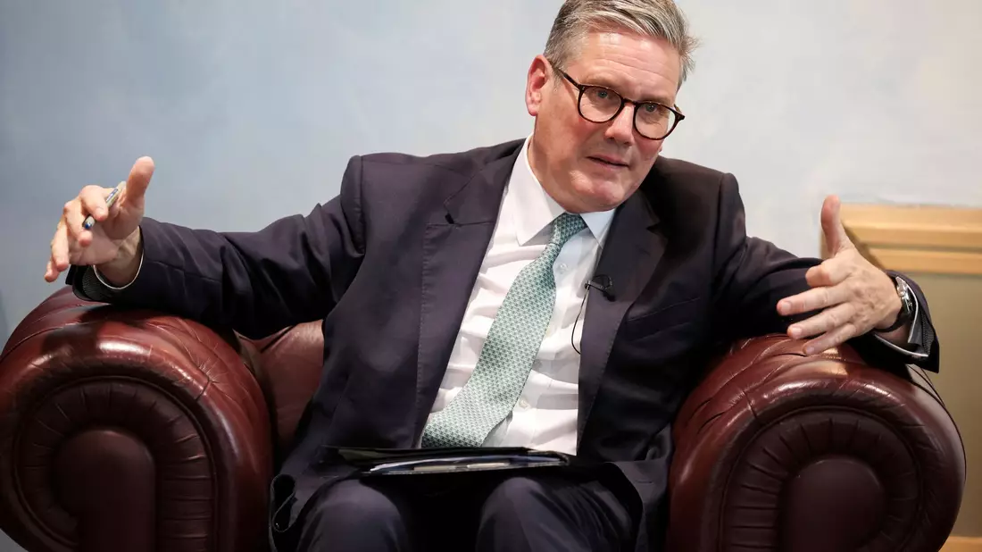 Der britische Premier hat eine Spende im Wert von 20.000 Pfund mit der Mittlere-Reife-Prüfung seines Sohnes gerechtfertigt. (Achivbild) - Bild: Phil Noble/Reuters Pool/AP/dpa