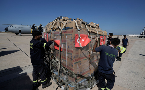 Nach Beginn der Waffenruhe herrscht im Libanon Aufatmen, aber auch Skepsis - Foto: Bilal Hussein/AP/dpa