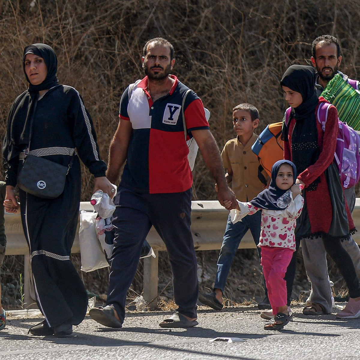 Offenkundig koordinierte Explosionen und israelische Luftangriffe töteten Hunderte Menschen im Libanon und trieben Zehntausende in die Flucht. (Archivbild) - Foto: Marwan Naamani/dpa