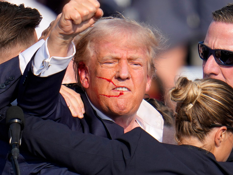 Mitte Juli eröffnete ein Attentäter bei einer Wahlkampfkundgebung in Butler das Feuer auf Donald Trump. (Archivbild) - Foto: Gene J. Puskar/AP/dpa