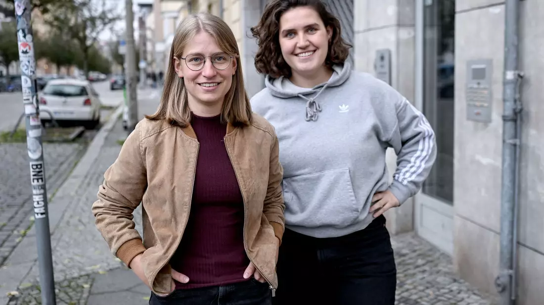 Wochenlang wurde intern diskutiert. Jetzt sind sie raus. Katharina Stolla und Svenja Appuhn wollen aber politisch aktiv bleiben. (Archivbild) - Bild: Britta Pedersen/dpa-Zentralbild/dpa