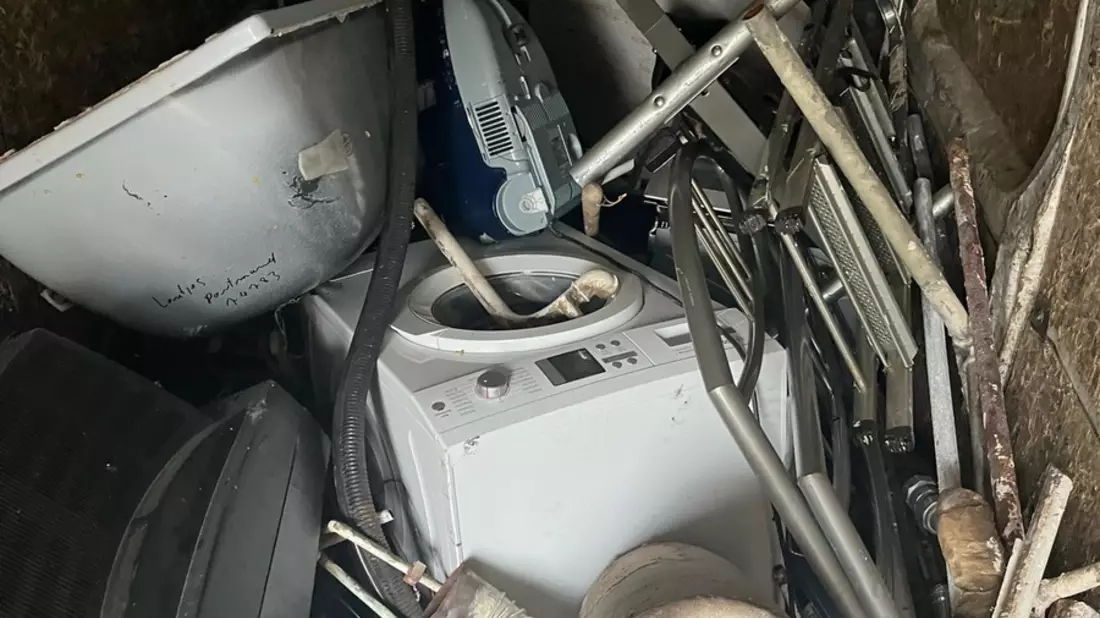 POL-HA: Transporterfahrer bei Verkehrskontrolle aufgefallen - Anzeige wegen Ladungssicherung - Bild: presseportal.de