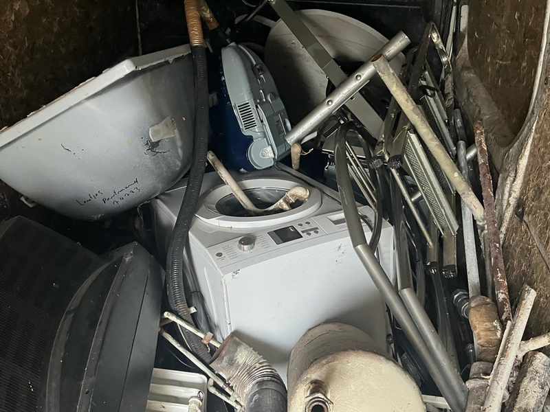 POL-HA: Transporterfahrer bei Verkehrskontrolle aufgefallen - Anzeige wegen Ladungssicherung - Foto: presseportal.de