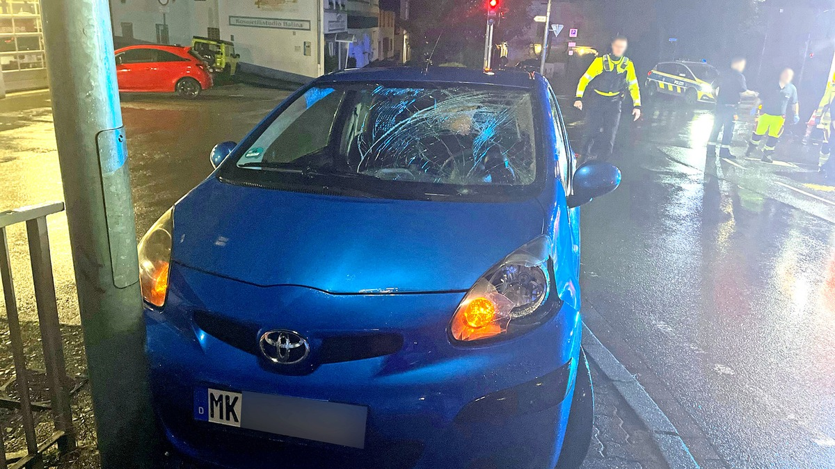 POL-MK: Autofahrer fährt zwei Fußgänger an und verletzt sie schwer - Foto: presseportal.de