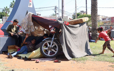 Krieg im Libanon: Zehntausende Vertriebene sind auf UnterstĂŒtzung angewiesen / Die Johanniter unterstĂŒtzen die Betroffenen mit Nahrungsmitteln, SchlafsĂ€cken, Bargeld und psychosozialer Hilfe - Foto: presseportal.de Krieg im Libanon: Zehntausende Vertriebene sind auf UnterstĂŒtzung angewiesen / Die Johanniter unterstĂŒtzen die Betroffenen mit Nahrungsmitteln, SchlafsĂ€cken, Bargeld und psychosozialer Hilfe - Foto: presseportal.de