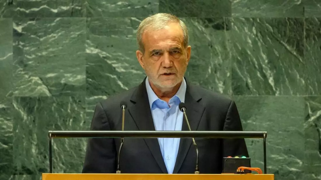 Werden Versprechen die bittere Realität verändern: Irans Präsident Pezeshkian spricht vor den Vereinten Nationen inmitten der eskalierenden Verfolgung der Bahá'í - Bild: presseportal.de