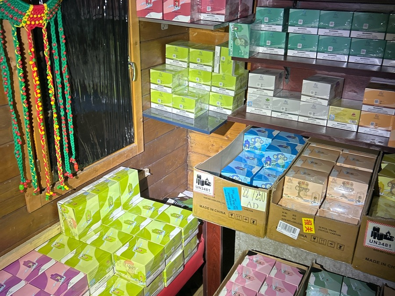 HZA-DO: Zoll stellt über 7.000 Einweg-E-Zigaretten in Gartenhütte sicher / Steuerschaden liegt bei über 28.000 Euro - Foto: presseportal.de