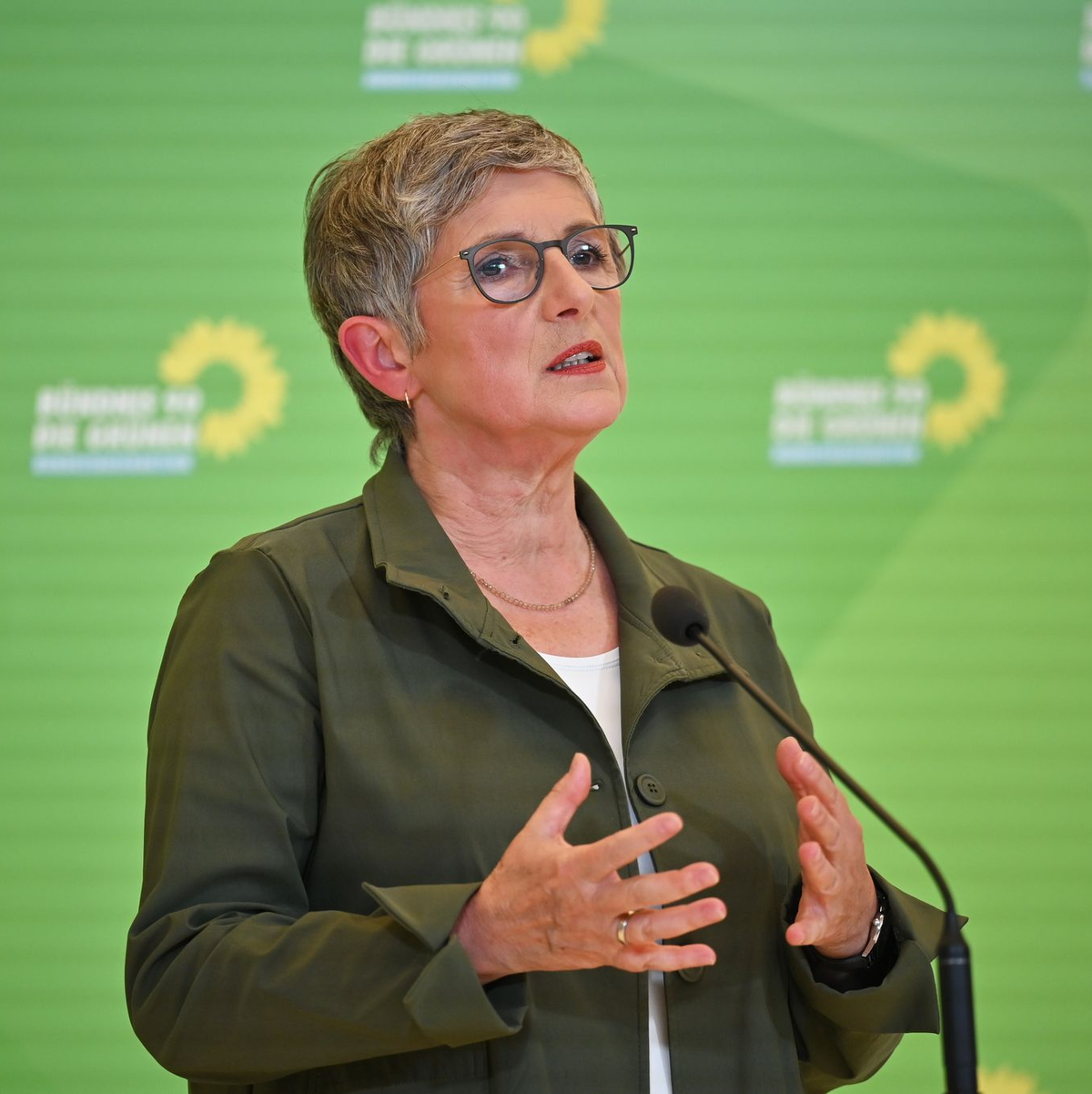 Fraktionschefin Haßelmann sieht Rücktritte als Basis für Neustart der Partei.  - Foto: Anna Ross/dpa